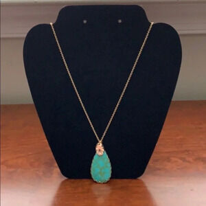 NWT Turquoise Stone Pendant Necklace